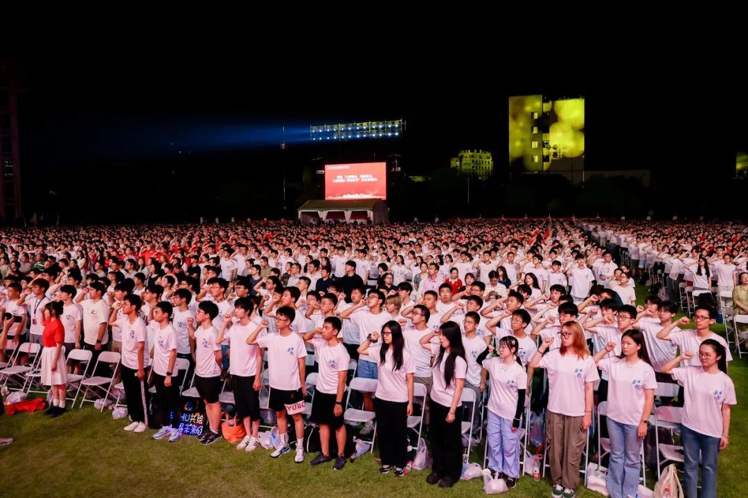 9E703EEF2C60A899FC0619AE1C1_2FAE9268_24ECB