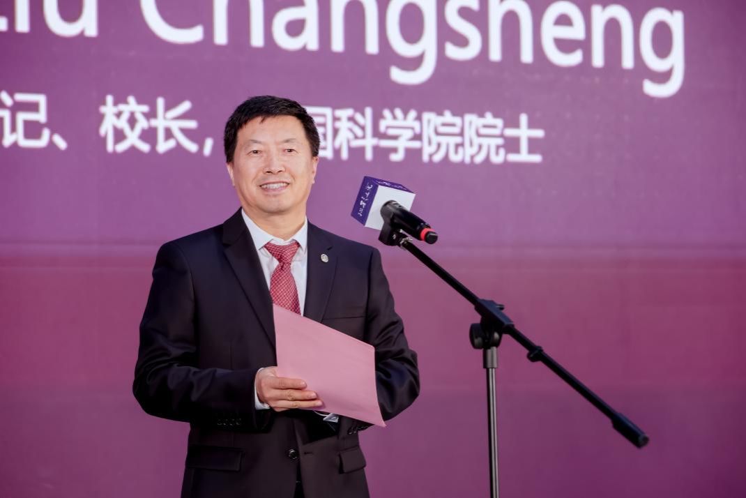 8D6058EA99E950D56670916C93E_E7F3C671_E19B