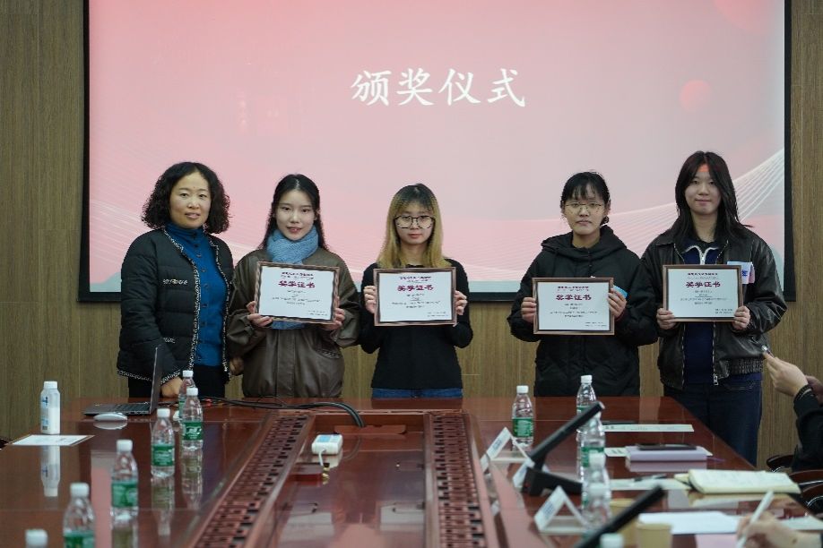 276785265D556CC3D33E5A87A79_9F7F0E37_14216